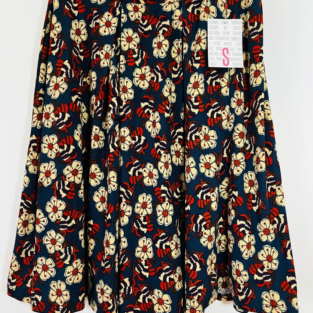 NWT LulaRoe Madison Skirt Pleated Blue Floral Woman’s Size Small - Picture 2 of 5